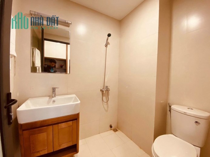 Bán CH chung cư Lotus Sài Đồng, 103m2, 3PN, full nội thất, nhĩnh 3 tỷ.
