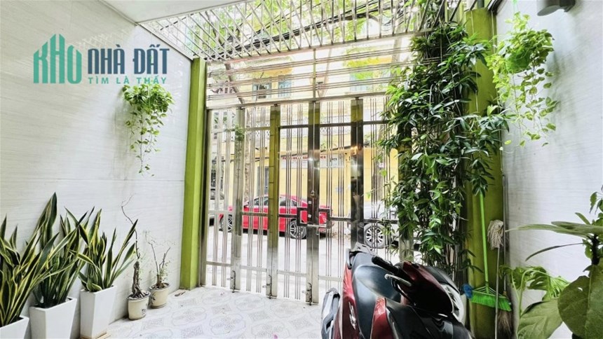 Bán Nhà Phố Hoàng Cầu Quận Đống Đa. 50m Xây 5 Tầng Mặt Tiền 4.1m Nhỉnh 14 Tỷ. Cam Kết Ảnh Thật Mô