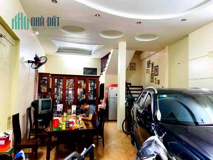 Bán Nhà Phố Hoàng Cầu Quận Đống Đa. 64m Xây 5 Tầng Mặt Tiền 4.3m Nhỉnh 11 Tỷ. Cam Kết Ảnh Thật Mô