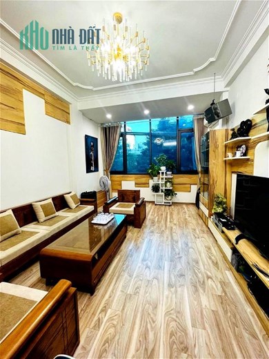 Bán Nhà Phố Nguyễn Chí Thanh Quận Đống Đa. 40m Xây 5 Tầng Mặt Tiền 4m Nhỉnh 14 Tỷ. Cam Kết Ảnh Thật