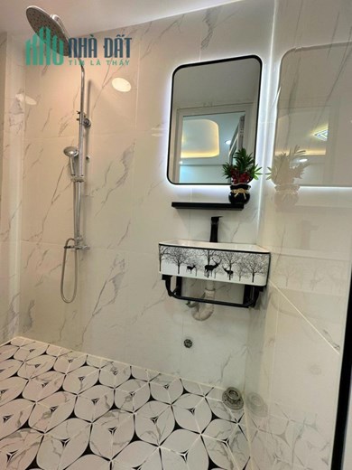TRỤC ĐƯỜNG HIẾM BÁN - MẶT TIỀN  ĐỘI CUNG QUẬN 11 - 3 TẦNG BTCT 3PN - CẠNH QUẬN 10 - CHỈ 6 TỶ X