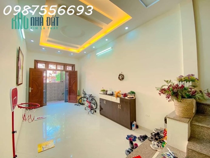 BÁN NHÀ CHÙA BỘC, 50m2x 5T, MT4.5m, Ô TÔ ĐỖ CỔNG, KINH DOANH, CHỈ HƠN 7 TỶ