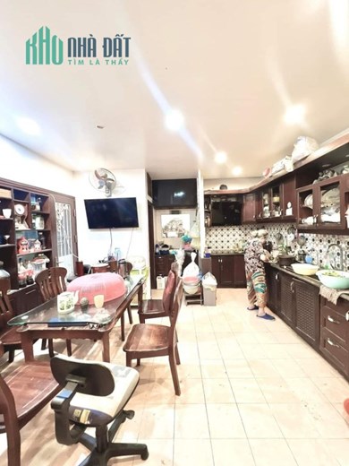 NHÀ ĐẸP - CÁCH Ô TÔ 20M - 4 NGỦ - SÂN ĐỂ XE RỘNG - NHÀ THOÁNG SÁNG - SỔ NỞ HẬU 65m, 4T, MT 4,2 M,8