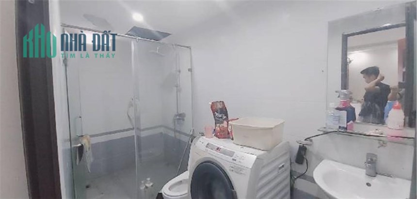 Siêu rẻ.Bán nhà Phố Trạm 43mv  5 tầng giá  4 tỷ
long biên,hà nội