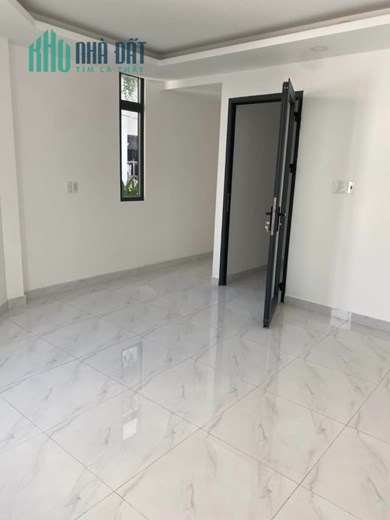 NHÀ MỚI VÀO Ở NGAY - 3 MẶT HẼM THÔNG THOÁNG - HẼM THẲNG 1 TRỤC