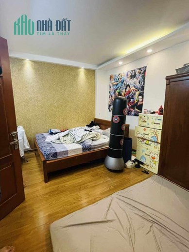 Trung tâm Cầu Giấy, 3 gác tránh xe máy, 100m ra phố, 40m2 3T chỉ 5 tỷ 5