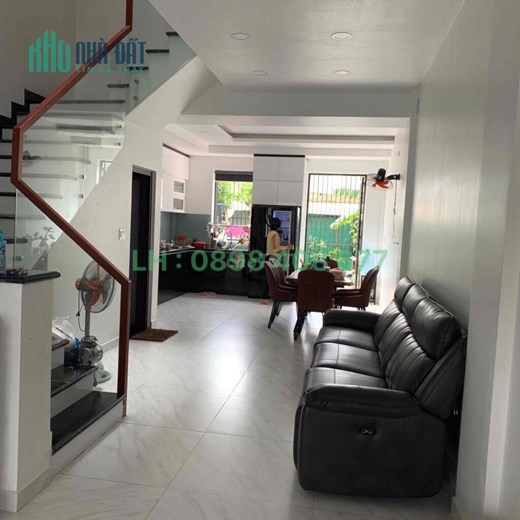 Bán nhà 1Trệt 2Lầu. đường rộng 12m, P. Trường Thọ, DT 184m² giá 11,3 tỷ