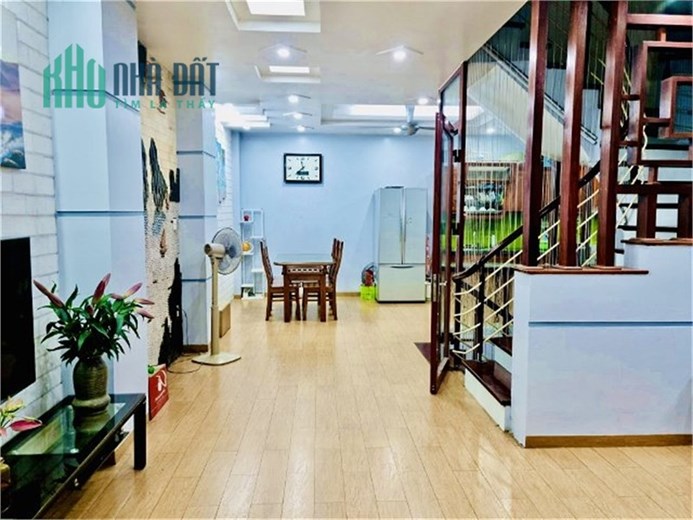 HÓT-8 TỶ HỒ TÙNG MẬU, CẦU GIẤY,NHÀ MỚI-LÔ GÓC-NGÕ THÔNG-NỘI THẤT CAO CẤP.