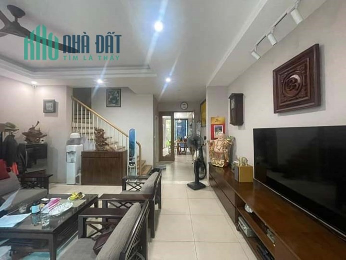 Bán Căn Biệt Thự Sân Vườn Ngõ 163 Phố Tư Đình 180m2 x 5 tầng, 6 phòng ngủ, gara ô tô riêng + vườn,