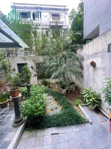 Bán Căn Biệt Thự Sân Vườn Ngõ 163 Phố Tư Đình 180m2 x 5 tầng, 6 phòng ngủ, gara ô tô riêng + vườn,