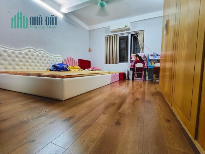 Bán nhà phố Nguyễn Công Trứ, ngõ nông, thoáng, nhà đẹp, Nt xịn, 5.5 tỷ