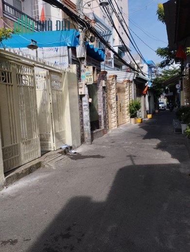 NHÀ Q6 - GẦN CC HIMLAM -TIỆN ÍCH XUNG QUANH - GẦN CÁC TRƯỜNG TỪ MẦM NON CHO ĐẾN ĐẠI HỌC .