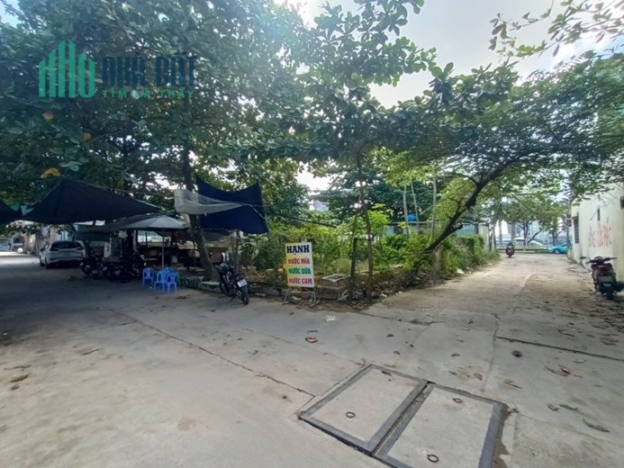 Bán nhà Trần Hưng Đạo, 60m2, ngang 8m, ô tô đỗ cửa, gần phố, nhỉnh 2 tỷ