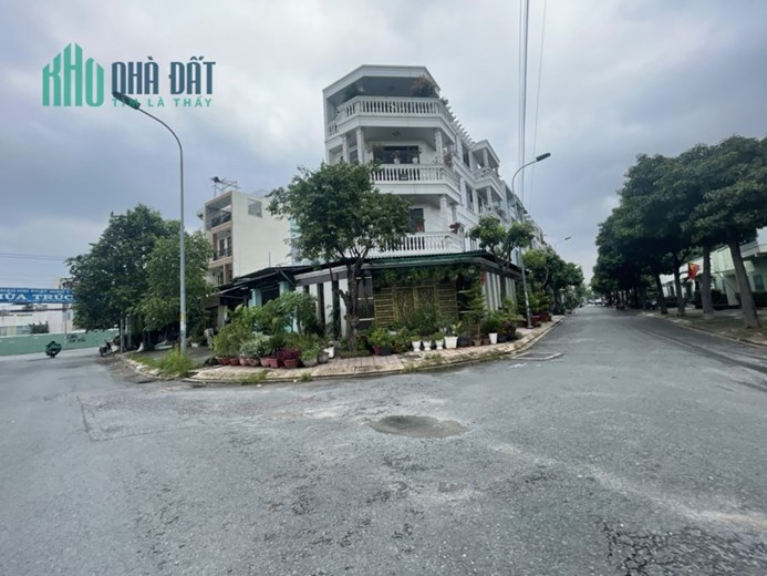 MẶT TIỀN LÔ GÓC ĐƯỜNG 8M - NGANG 8M HIẾM - NGAY KDC HIỆP THÀNH CITY QUẬN 12 - 152M, 3 TẦNG BTCT -