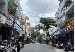 Bán gấp nhà Nguyễn Hoàng, ô tô 5m, nhỉnh 2 tỷ, mới đẹp, kinh doanh đắc địa, sát phố