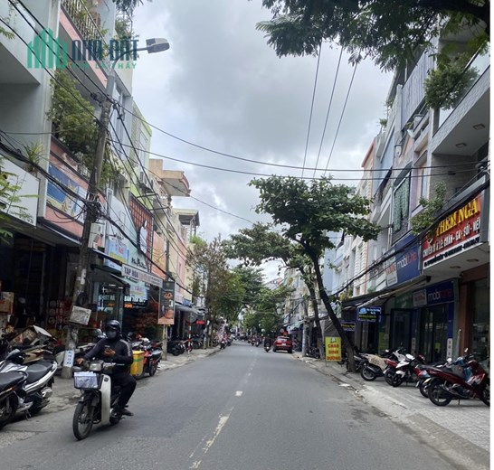 Bán gấp nhà Nguyễn Hoàng, ô tô 5m, nhỉnh 2 tỷ, mới đẹp, kinh doanh đắc địa, sát phố