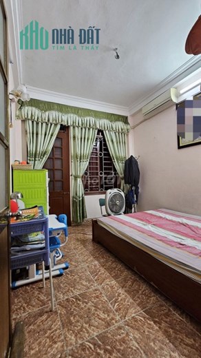 Bán gấp nhà Nguyễn Hoàng, ô tô 5m, nhỉnh 2 tỷ, mới đẹp, kinh doanh đắc địa, sát phố