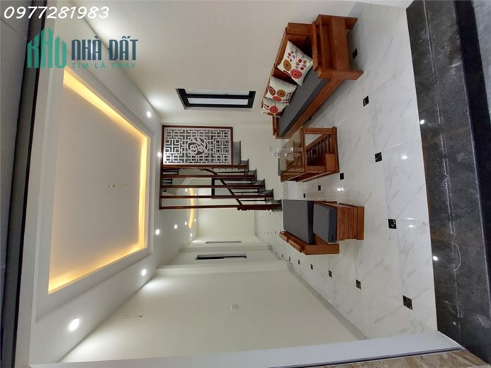 Bán gấp nhà mới Yên Vinh, lô goc, ô tô, kinh doanh, giá 3.7 tỷ