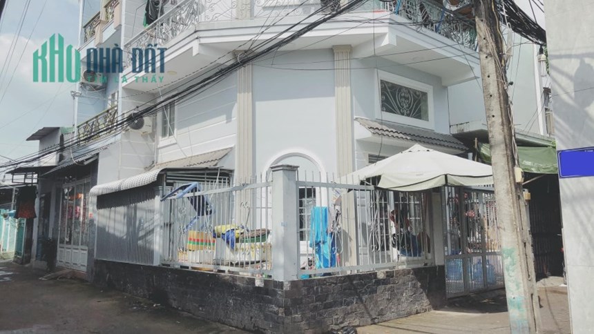 Bán nhà căn góc 2 mặt tiền hẻm xe hơi thoáng mát Quận 7, vừa ở vừa cho thuê