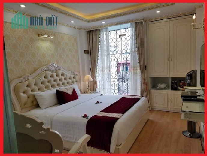 Bán khách sạn phố cổ Hoàn Kiếm 15 phòng, thang máy cho thuê 1.8 tỷ/năm