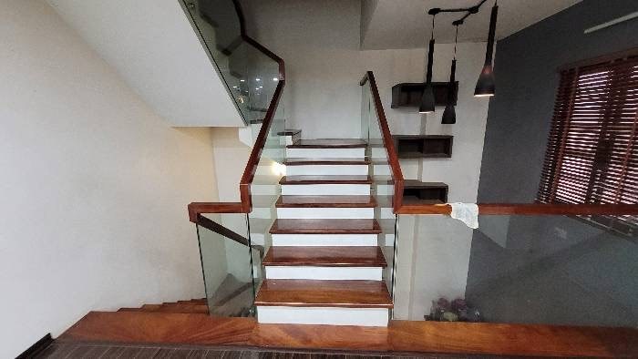 Bán Nhà Phố Thạch Bàn , Quận Long Biên , Giá 7.6 tỷ -  50M – MT 4.2M . Ngõ Nông , Ô Tô , Kinh Doanh