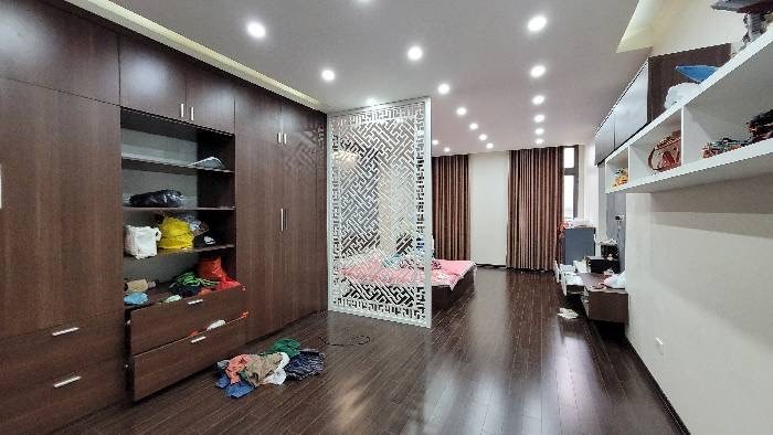 Bán Nhà Phố Thạch Bàn , Quận Long Biên , Giá 7.6 tỷ -  50M – MT 4.2M . Ngõ Nông , Ô Tô , Kinh Doanh