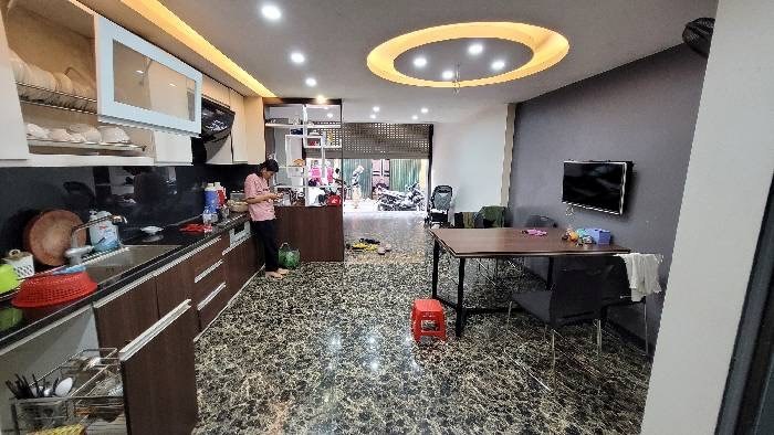 Bán Nhà Phố Thạch Bàn , Quận Long Biên , Giá 7.6 tỷ -  50M – MT 4.2M . Ngõ Nông , Ô Tô , Kinh Doanh