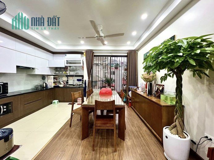 Bán nhà phố Tôn Đức Thắng, ngõ rộng, nhà đẹp dân xây, 57m, 4PN, 5.9 tỷ