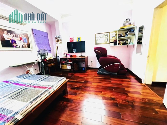 Cần bán gấp giảm chào 1,5 tỷ nhà phố Nguyên Hồng,Đống Đa 70M, 6 tầng thang máy Lô góc, ô tô tránh,