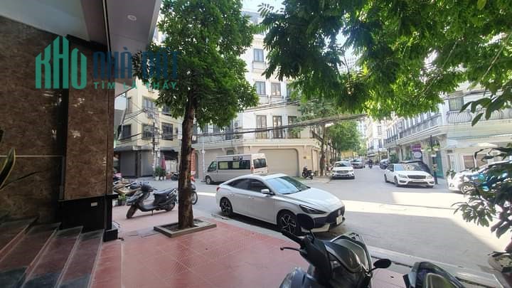 Bán Đất Tặng Nhà Phố Võng Thị 98m2 x 2 tầng, mặt tiền bề thế, ở sướng hoặc xây CCMN thì hái ra