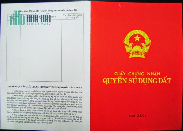 Bán gấp căn góc 2PN DT 121m2 tòa 24T1 Hoàng Đạo Thúy, tầng 12, ban công TN, giá 3.7tỷ
