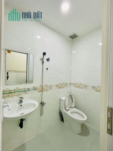 Cho Thuê Phòng Trọ Full Nội Thất Có Thang Máy Giá Rẻ Ngay Trung Tâm Tp.Hcm