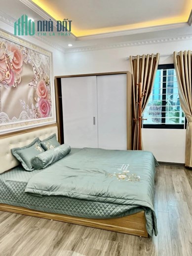 Nhà phố Nguyễn lương Bằng  , lô góc,ở Sướng ,43 m- 5 tỷ