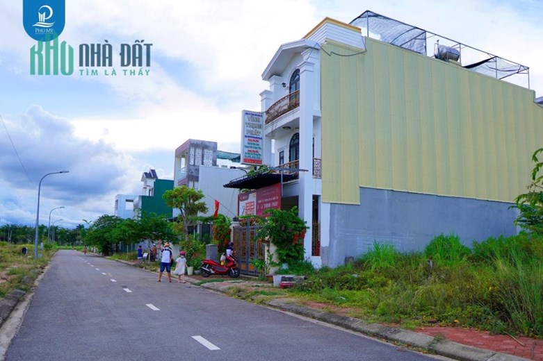 Cần tiên bán nhanh lô đất Khu đô thị Phú Mỹ Quảng Ngãi đường 17.5m giá rẻ