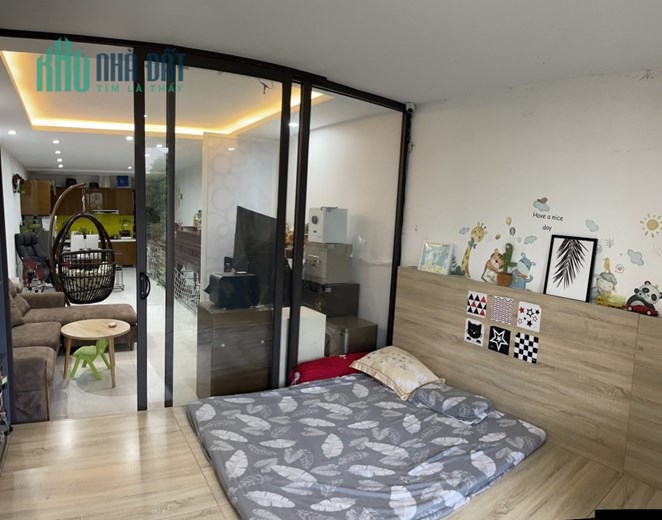 Nhà phố Thái Thịnh, lô góc,ở Sướng ,43 m- 4.95 tỷ, 30m ra taxi