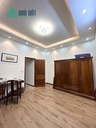 O9 2628 5559  Bán nhà Đội Cấn 46m², 3 tầng, mt 9m, giá 6.5 tỷ Ba Đình. Xem thoải mái miễn phí gọi