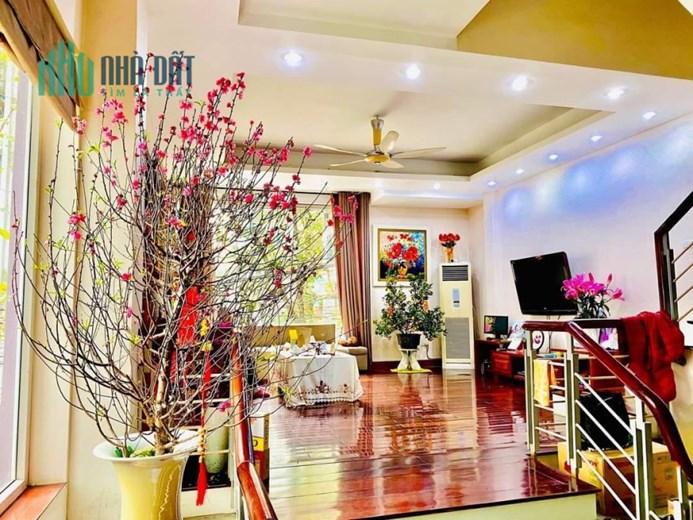 Mới nhất O9 2628 5559 Bán nhà Ngọc Khánh 54m², 5 tầng, MT 5.2m, giá 16.5 tỷ Ba Đình