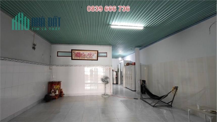 Nhà đẹp sát chợ, giá rẻ, hướng Bắc