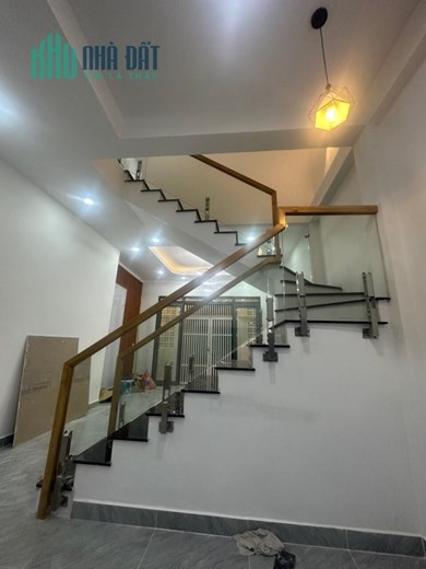 h.NHÀ CHÍNH CHỦ GỬI BÁN - QUẬN 10- GẦN VX LÝ THÁI TỔ - 35M2 - GIÁ NHỈNH 4 TỶ