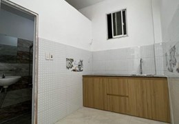 ♣ Nhà Hoàng Diệu gần Chợ Mới cách đường 50m, 30m2, 2 tầng
