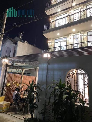 Bán CHDV 14 phòng. 1trệt 4Lầu, P. Long Thạnh Mỹ, 7m x 17m giá 9,5 tỷ