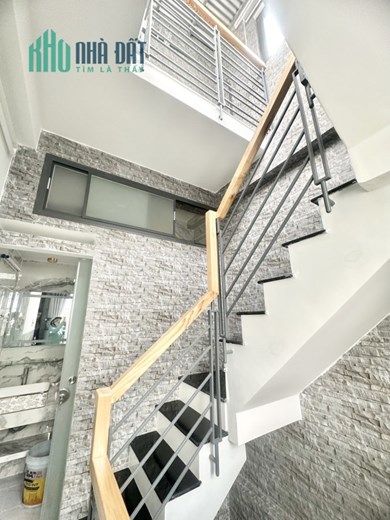 Bán Nhà Phan Văn Trị Ngay Vincom Gò Vấp 35m2 giá 4 Tỷ 8 hẻm xe hơi
