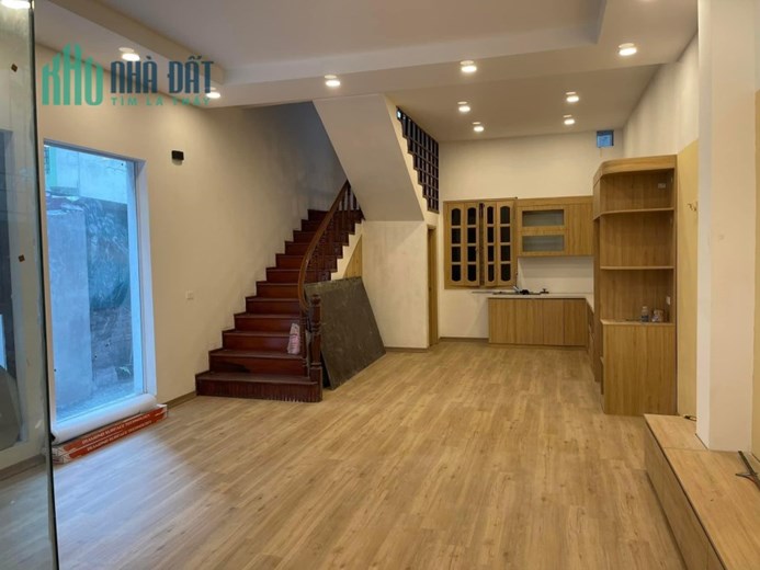 bán nhà Ngọc Lâm 85m x 4tầng, mặt tiền 6.2m, gara 7 chỗ, full nội thất