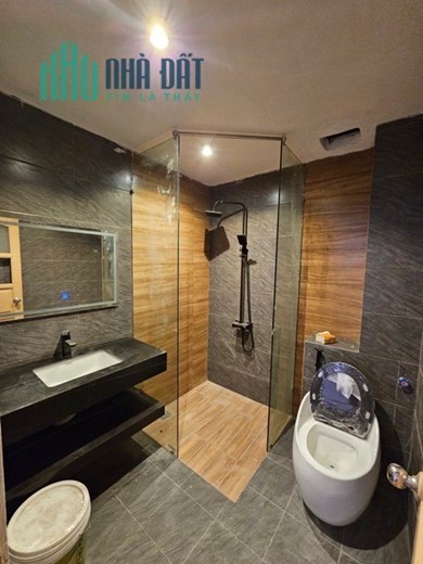 bán nhà Ngọc Lâm 85m x 4tầng, mặt tiền 6.2m, gara 7 chỗ, full nội thất