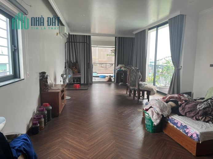 Bán gấp nhà Lạc Long Quân, TTTM Lotte, 74m2 x6 tầng, Thang Máy, Trọn View Hồ Tây, oto đỗ cửa