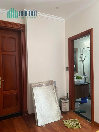 Bán gấp nhà Lạc Long Quân, TTTM Lotte, 74m2 x6 tầng, Thang Máy, Trọn View Hồ Tây, oto đỗ cửa
