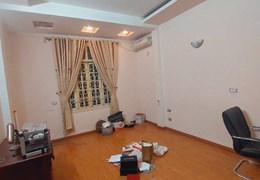 Bán nhà mặt phố Đường 800A 46/50t1/55T2m², 5 tầng, MT 4.1m, Chào giá 10 tỷ Cầu Giấy. Chi tiết liên