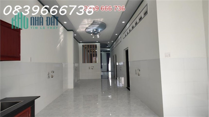 Ngôi Nhà Mái Thái Đẹp Mắt Gần Chợ, Trường Học