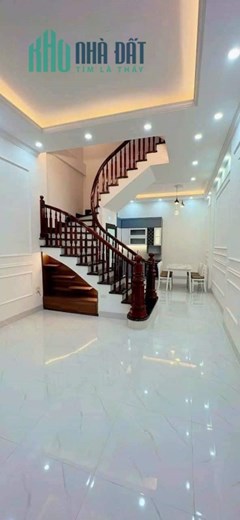 NHÀ MỚI ĐẸP 5 TẦNG DT:45M2 MT: 4.3M (TỔNG 7 P NGỦ ) GIÁ:5.6 TỶ GẦN PHỐ CÁT LINH  QUẬN ĐỐNG ĐA .