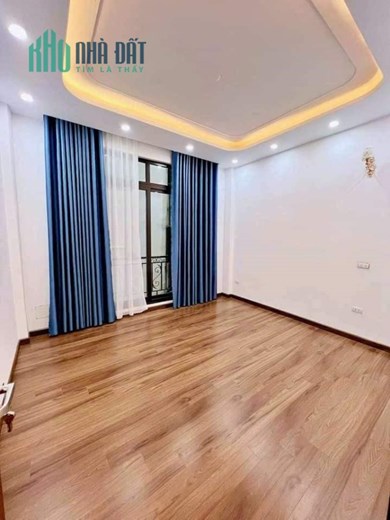 NHÀ MỚI ĐẸP 5 TẦNG DT:45M2 MT: 4.3M (TỔNG 7 P NGỦ ) GIÁ:5.6 TỶ GẦN PHỐ CÁT LINH  QUẬN ĐỐNG ĐA .